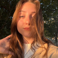 Маленькая шалунья ищет послушного 