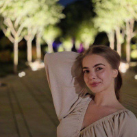 Девушка ищет достойного мужчину))